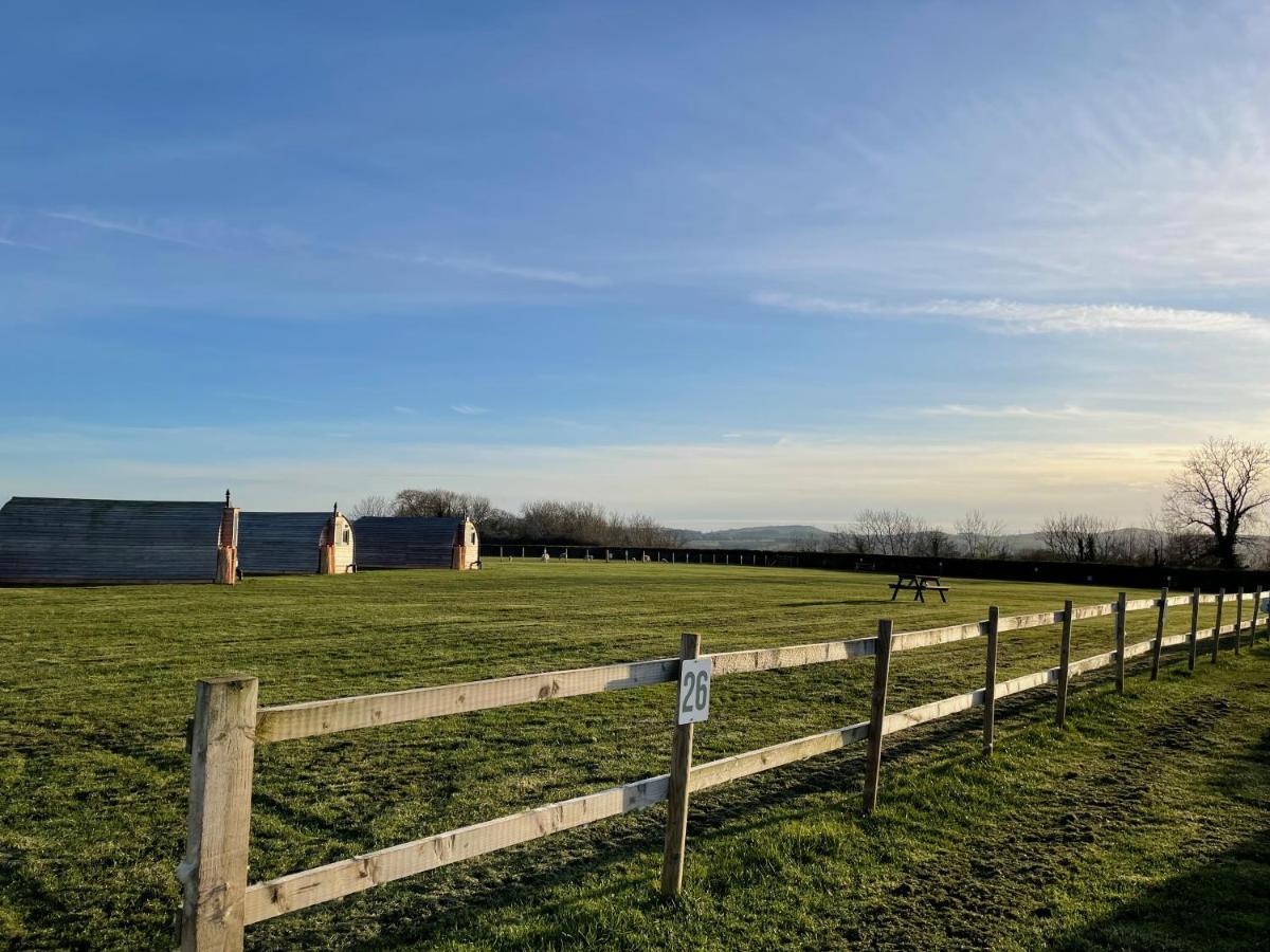 Abbey Farm Luxury Glamping Hotell Rhuddlan Exteriör bild