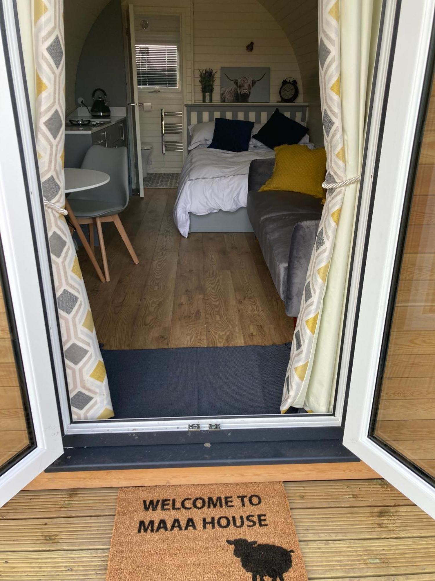 Abbey Farm Luxury Glamping Hotell Rhuddlan Exteriör bild
